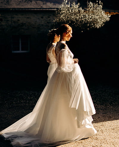 Création de robe de mariée et de robe de cérémonie semi-personnalisable chez Atelier M&F, boutique de robe de mariée aux herbiers en vendée