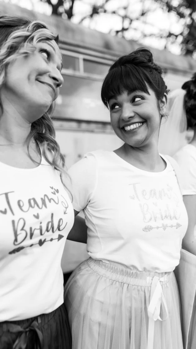 ✨ Nouveauté Personnalisée ✨Cela fait un moment que nous avions envie de vous les proposer 🤩
Nos T-shirts & Tote Bags personnalisables sont enfin disponibles en commande 🎉👕💼 Inscrivez le message de votre choix :
💍 Bride to be
👯‍♀️ Team Bride
💖 La mariée la plus stylée
... ou tout ce que vous voulez !⭐T-shirt à 29€ , tote bag à 15€ !⭐
Parfait pour un EVJF inoubliable, un lendemain de mariage ou un cadeau unique 🎁📩 Commandes sur-mesure, juste pour vous !crédit photos : @anaissld_photographe Anaïs Soulard - Photographe#EVJF #TeamBride #FutureMariée #Mariage2025 #Personnalisation #ModeMariage #TshirtPersonnalisé #ToteBagPersonnalisé
